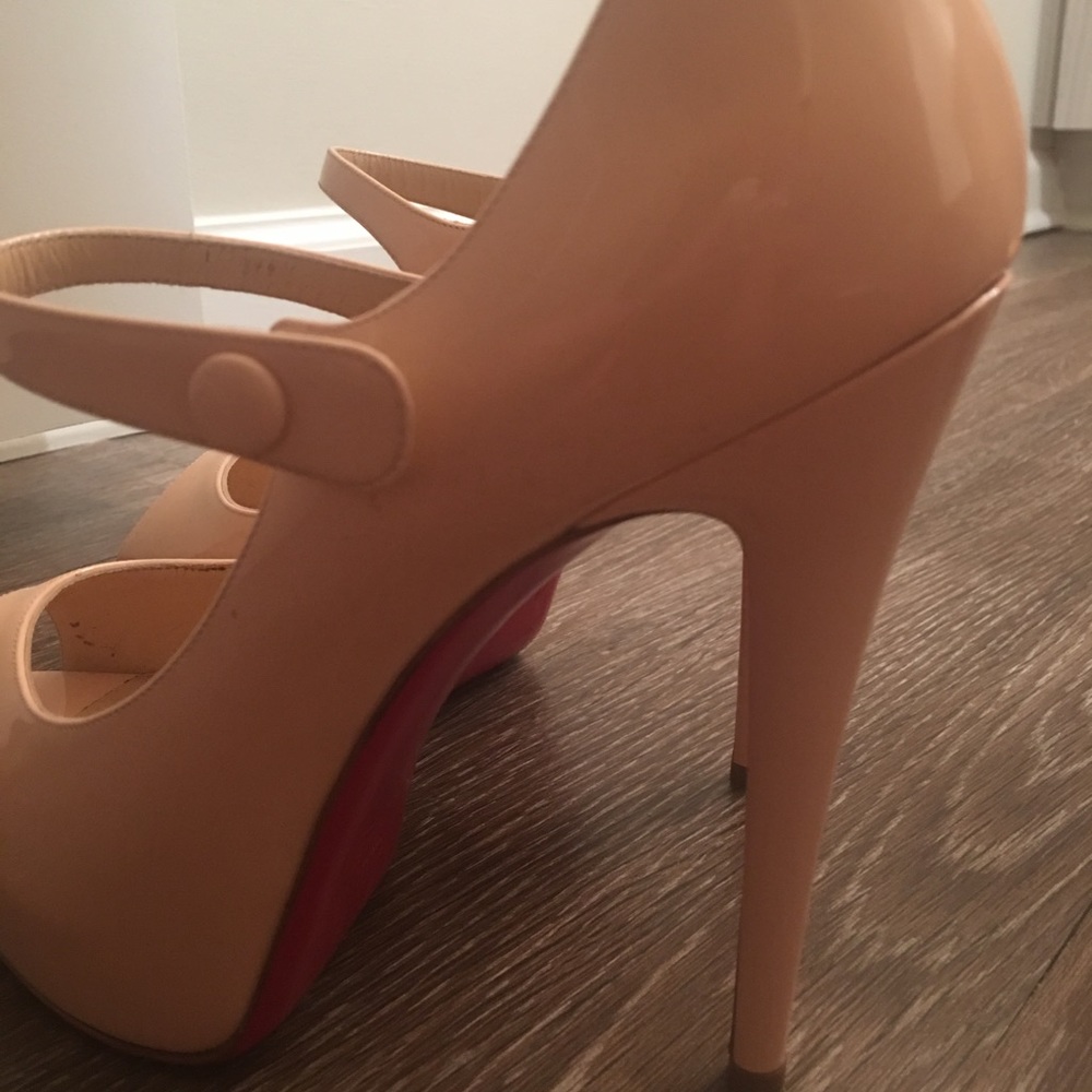 CHRISTIAN LOUBOUTIN 👠 - Picture 3 of 4